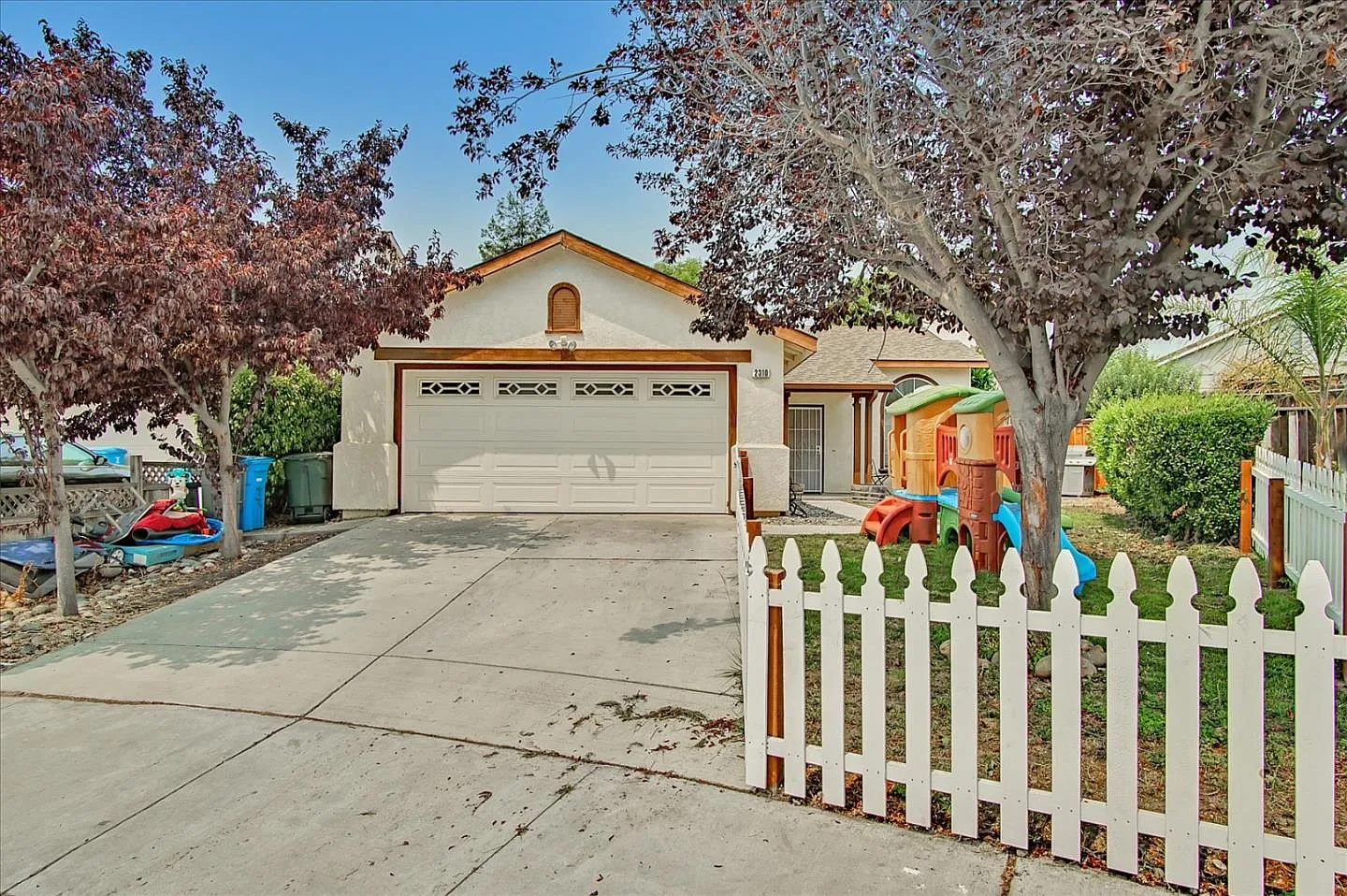 2310 Paradise Ct photo 1