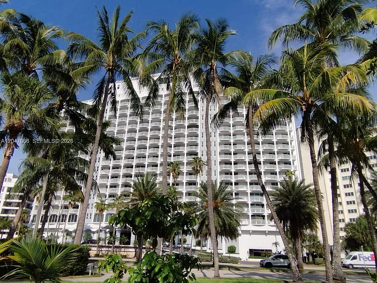 5401 Collins Ave #1110 — Photo 1