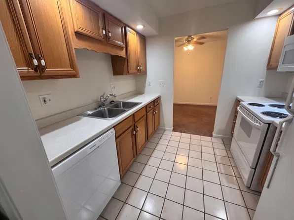 1005 / 1007 Prairie Avenue, Mattoon, 1005 Prairie Ave #1007, Mattoon, IL 61938