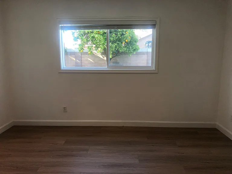 8431 Valencia Dr — Photo 9