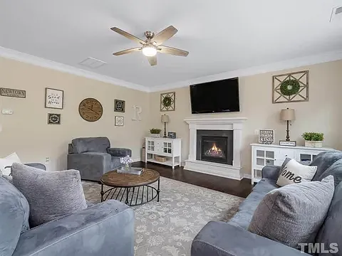 805 Prince Dr — Photo 6