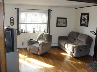 406 N Ontario Ave, Lindenhurst, NY