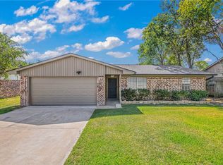 2300 Barak Ln, Bryan, TX 77802