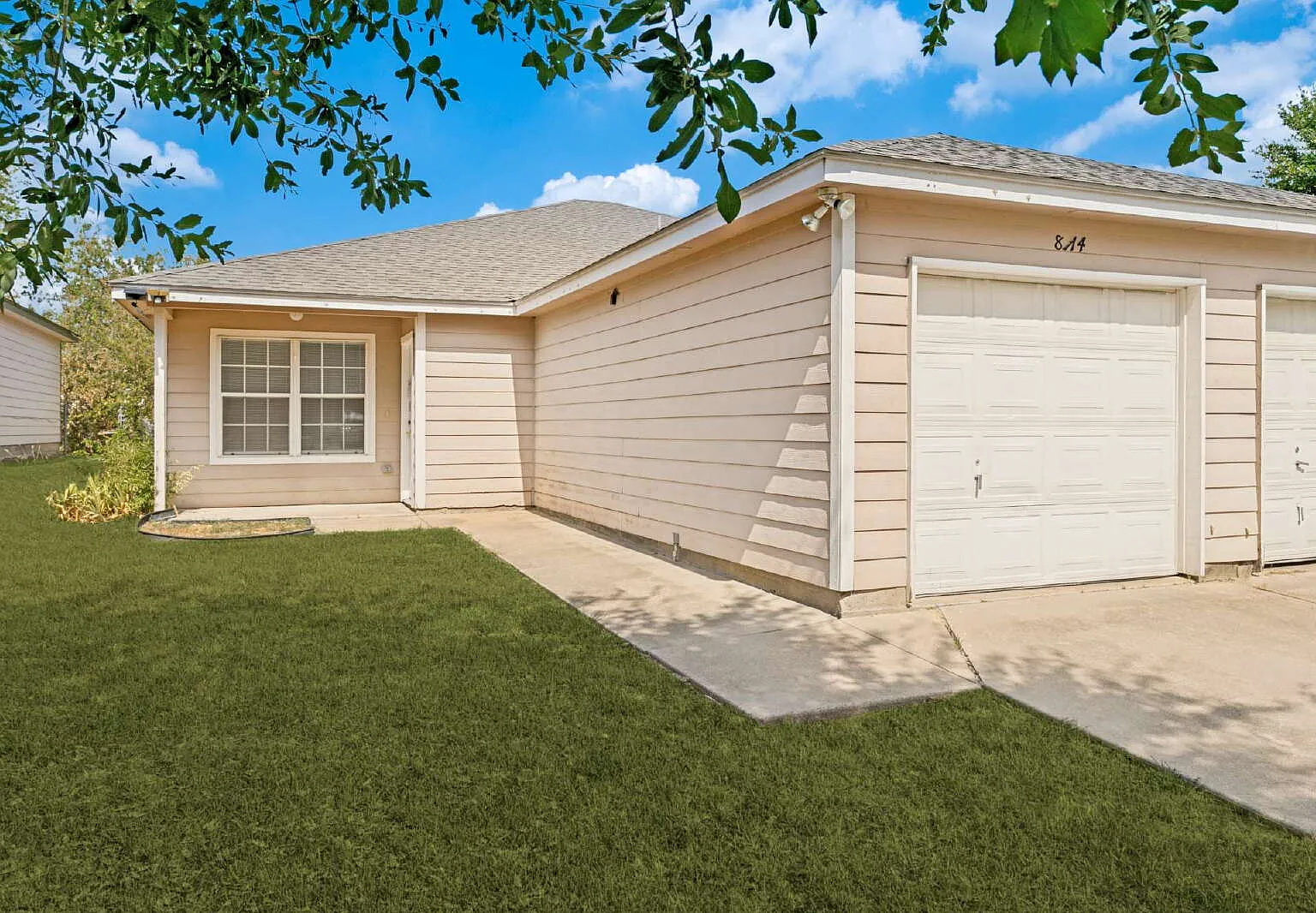 3 bed, 2.0 bath, 1114 sqft, $1,500 — Photo 1