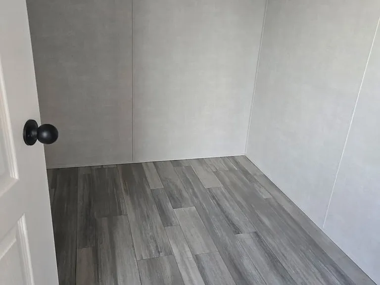 1435 Oak St — Photo 3
