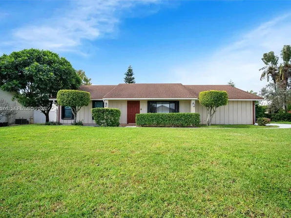 372 NW 35th Pl, Boca Raton, FL 33431