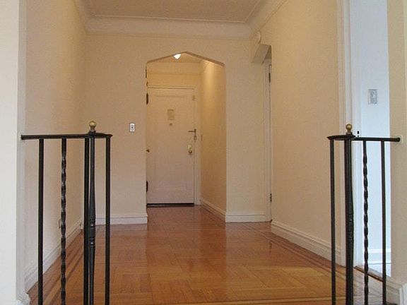 5th image of 3553 82nd St APT 3D