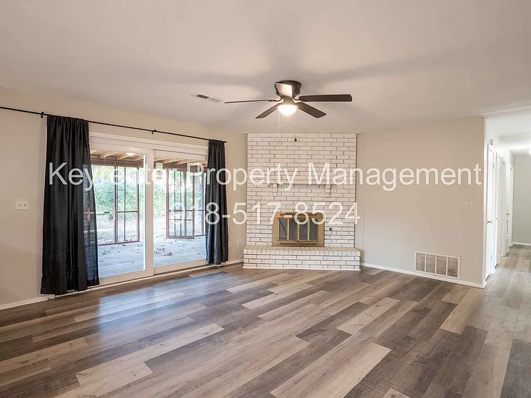205 E Marshall St — Photo 6