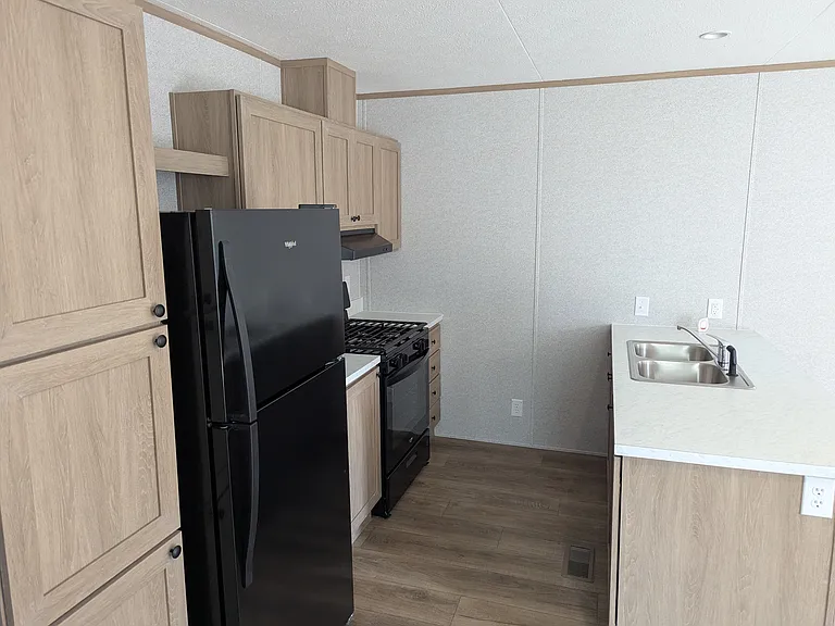 2130 N Brabant — Photo 4
