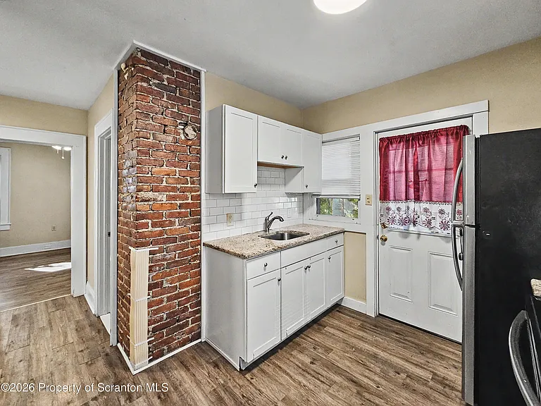 1614 Linden St #A — Photo 3