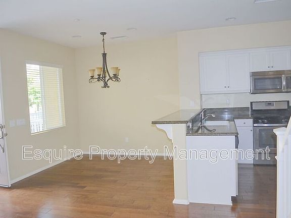5th image of 313 Harbor Breeze Dr