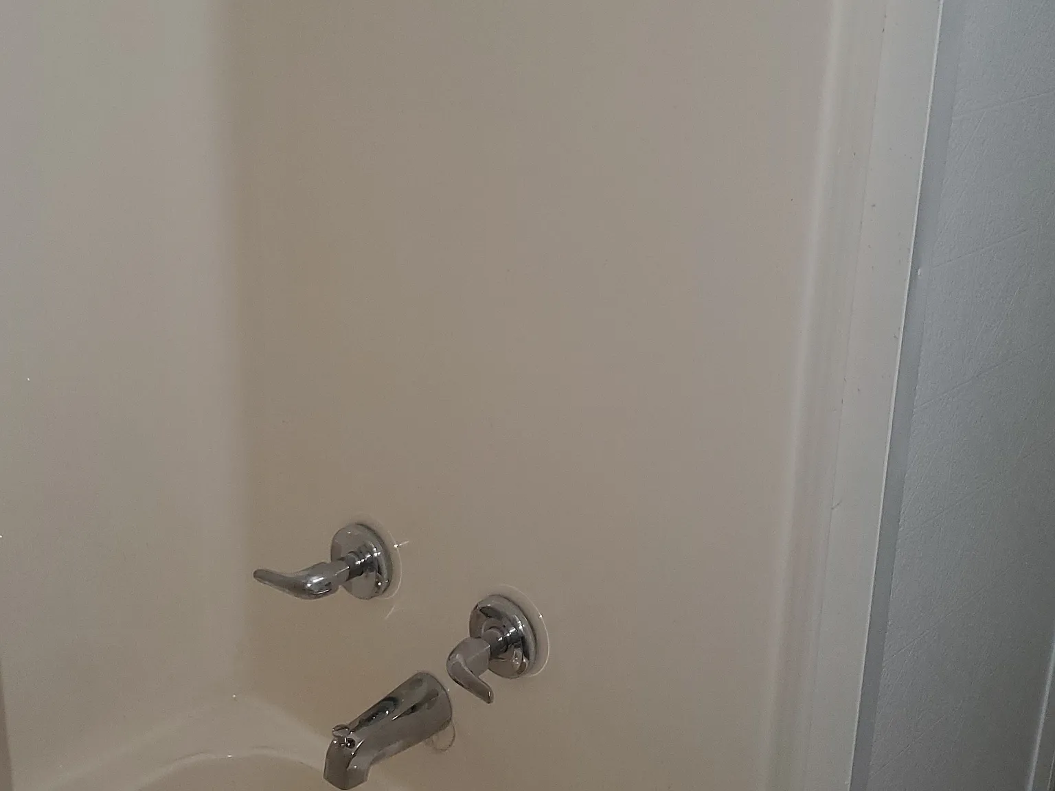 3 bed, 1868 sqft, $995 — Photo 2