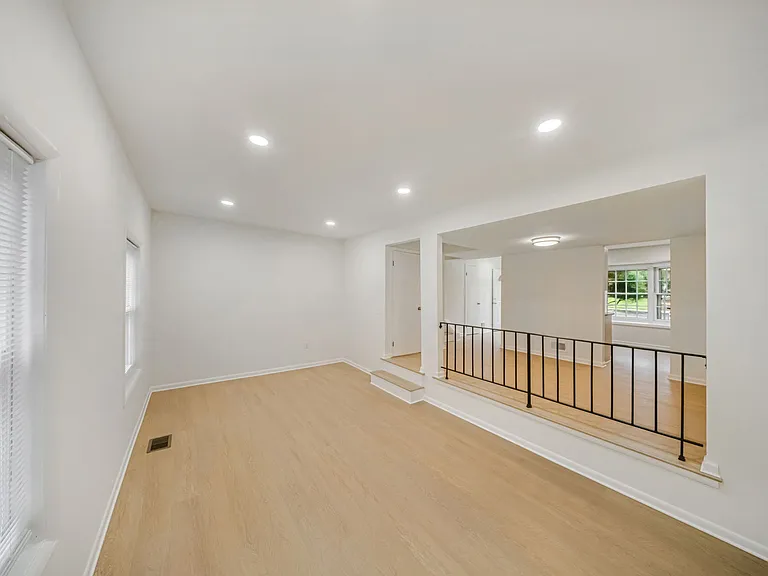 68 Orchard Dr — Photo 5