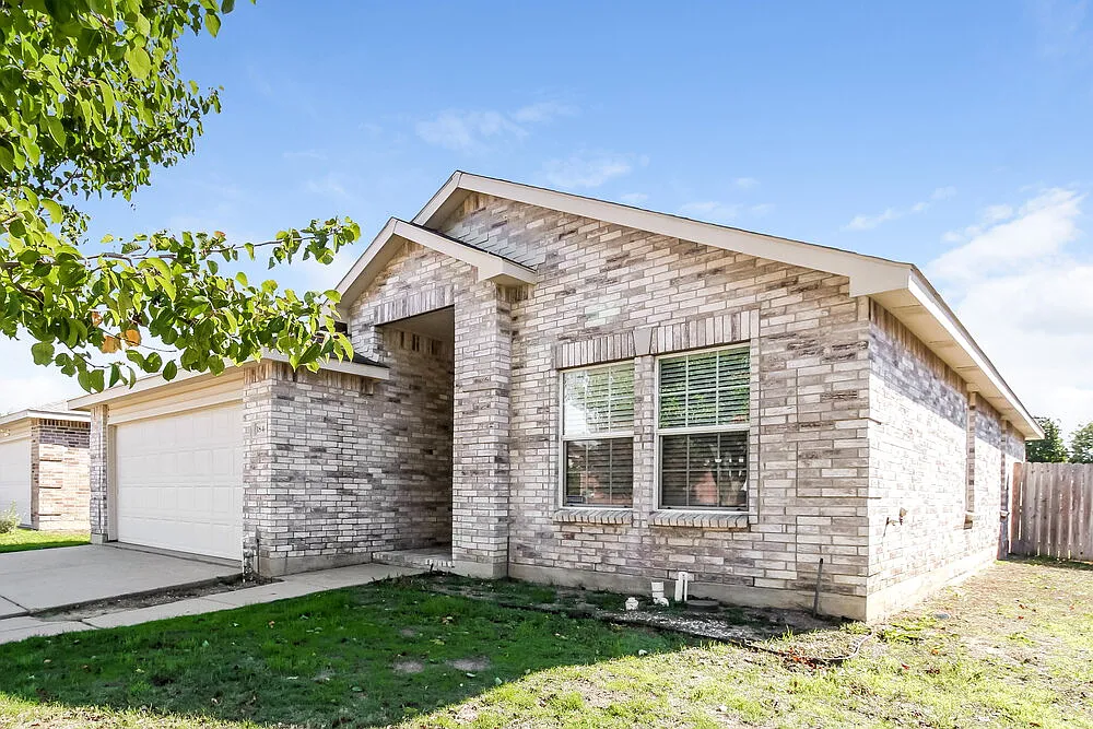 3 bed, 2.0 bath, 1647 sqft, $1,775 — Photo 3