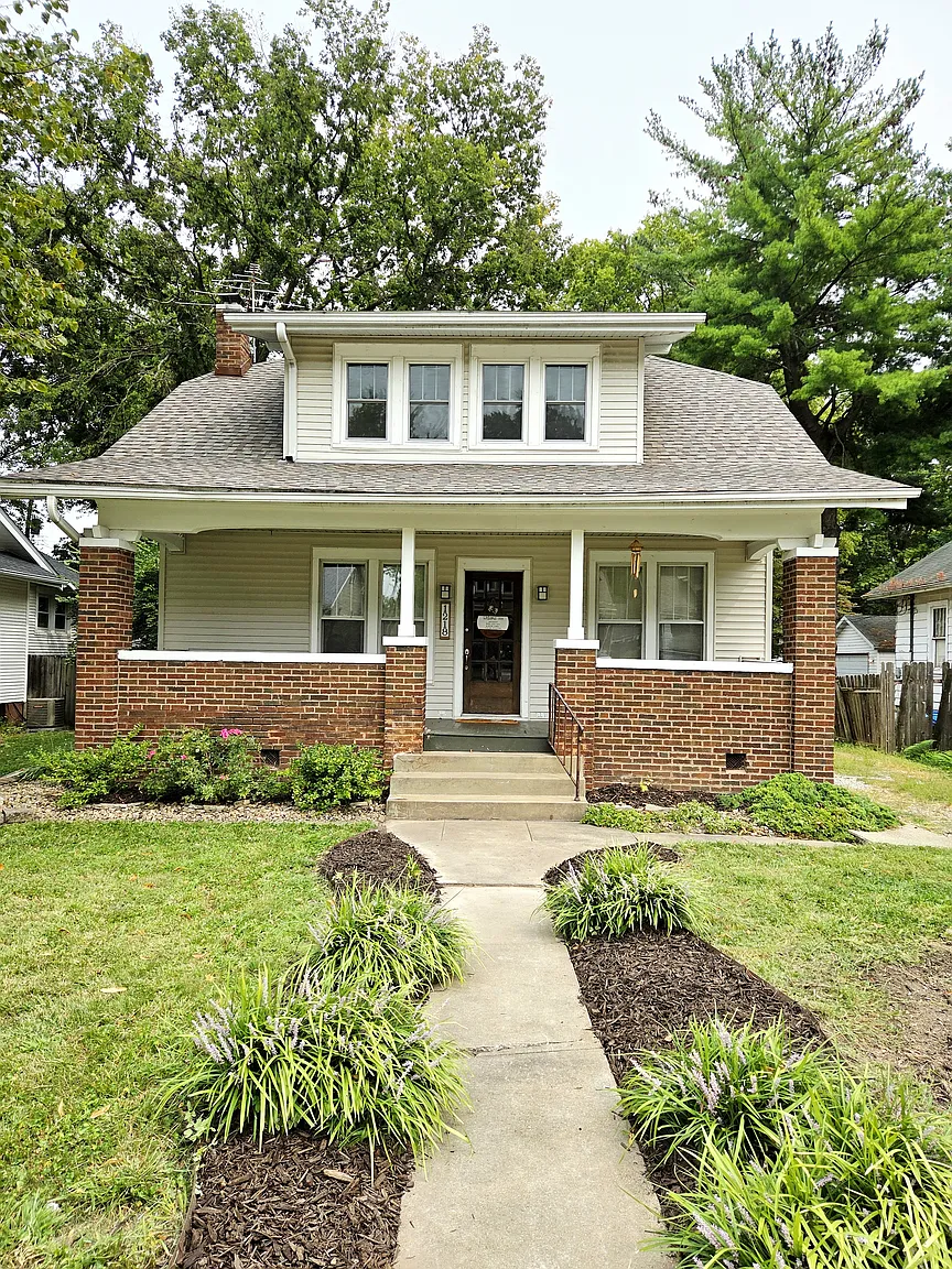 1218 Lindenwood Ave photo 1