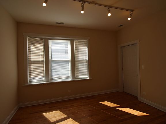 3rd image of 3115 N Monticello Ave #Ch1
