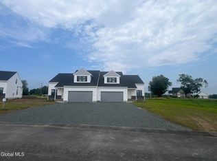 29 Walke Way, Mechanicville, NY 12118