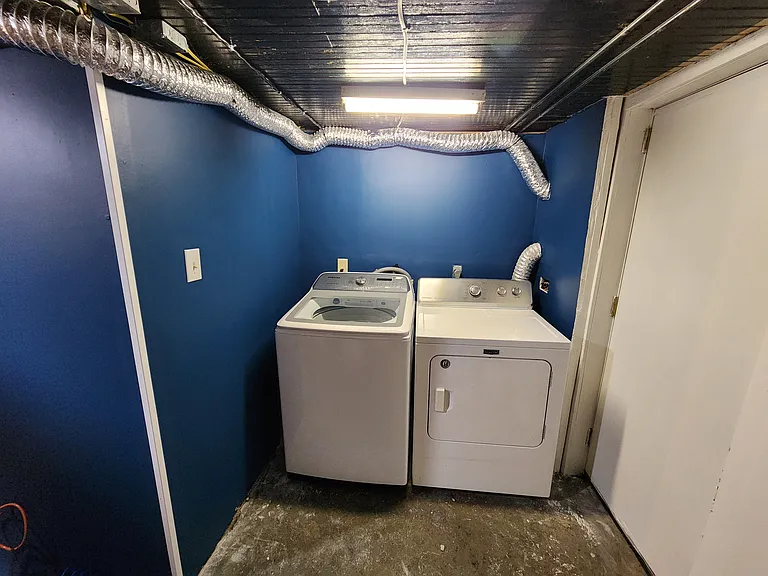 642 W Penn St — Photo 42