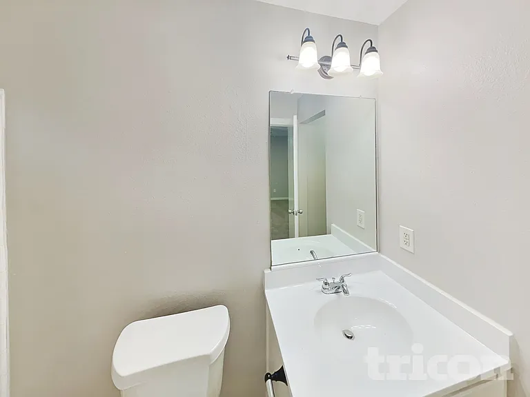 1016 Deerpass Dr — Photo 9