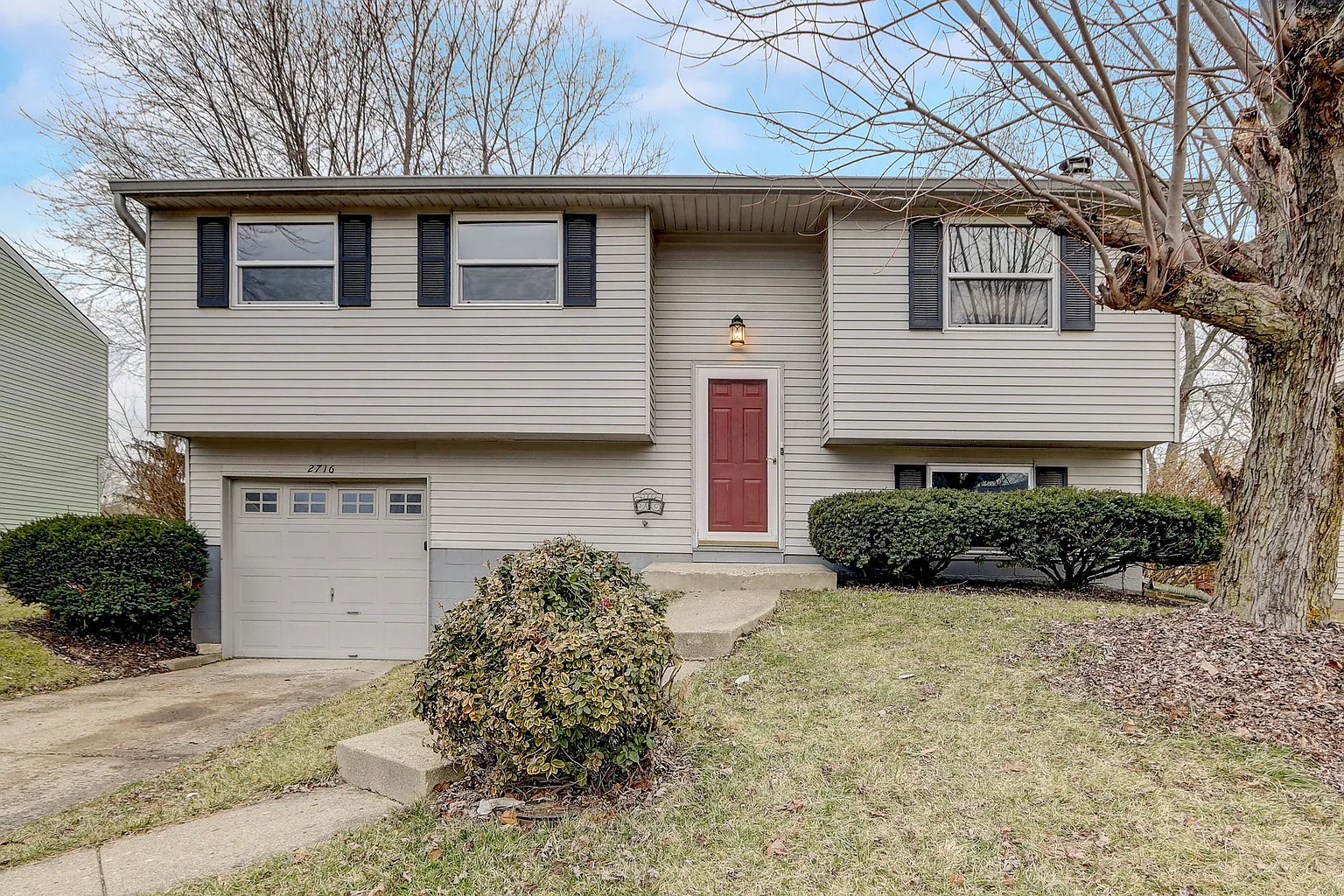 2716 Pawnee Dr photo 1