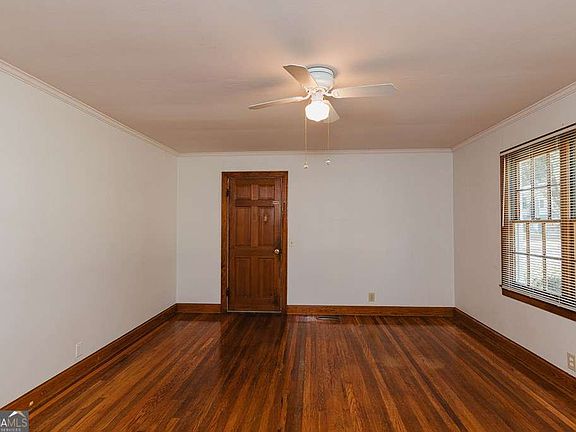 4th image of 127 Cherry St