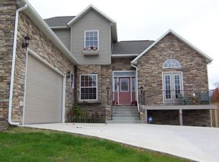 46 Lakeside Dr, Holiday Island, AR 72631
