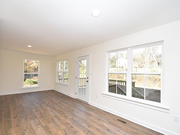 4th image of 927 Jefferson Drive 279/1 #Lm