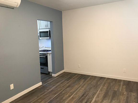 2nd image of 526 Golden Ave