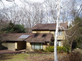 15 Manu Trl, Andover, NJ 07821