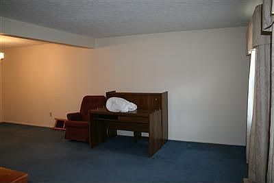 2nd image of 737 Brookledge Dr