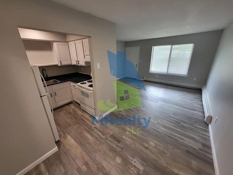 20411 E Twelve Mile Rd #7 — Photo 4