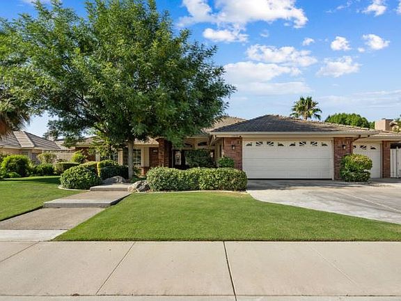 3rd image of 13019 Queen Palm Ct