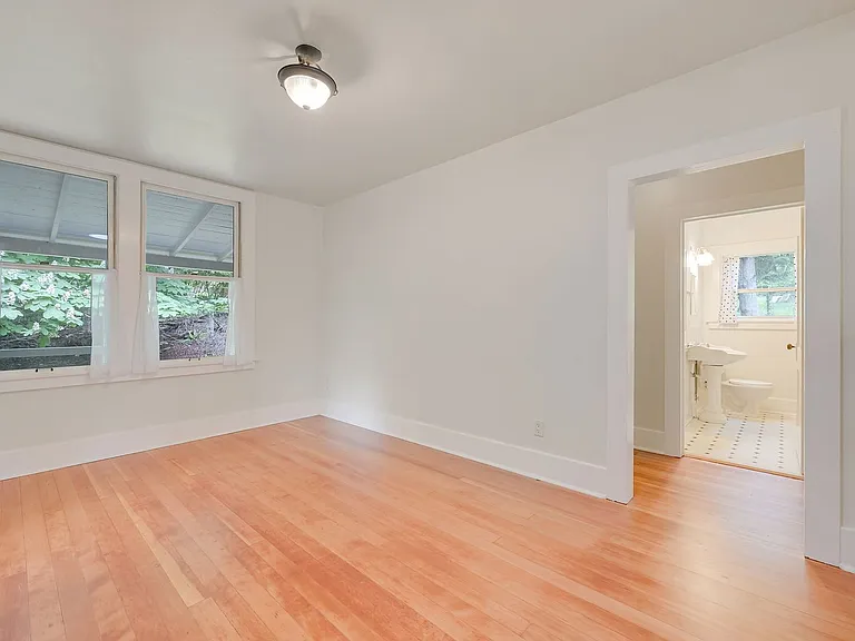 1608 Walnut St — Photo 12