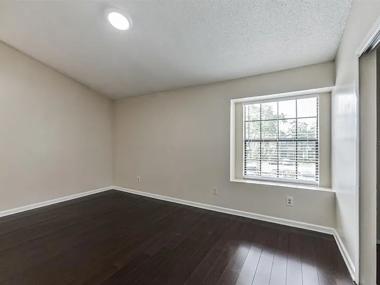 2748 Candlewood Ct — Photo 8