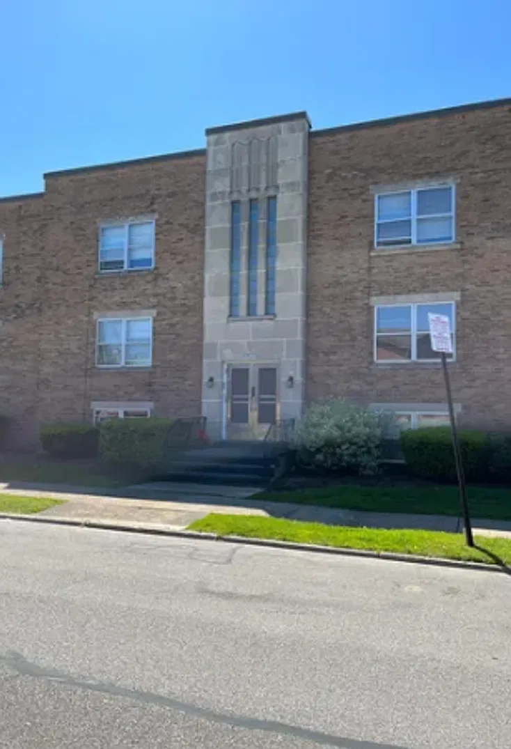 1 bedroom apartment units — Photo 1