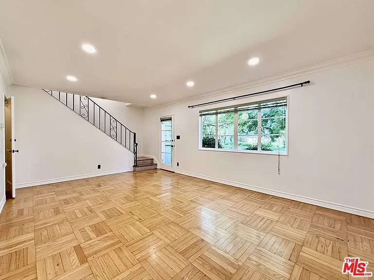 5431 Village Grn — Photo 5