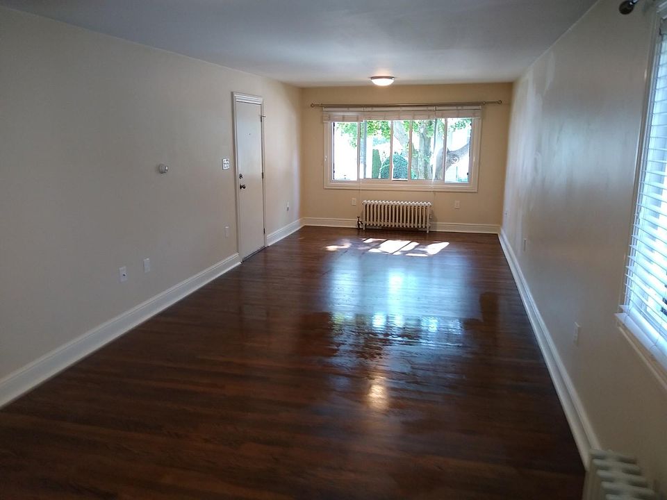living/dining area