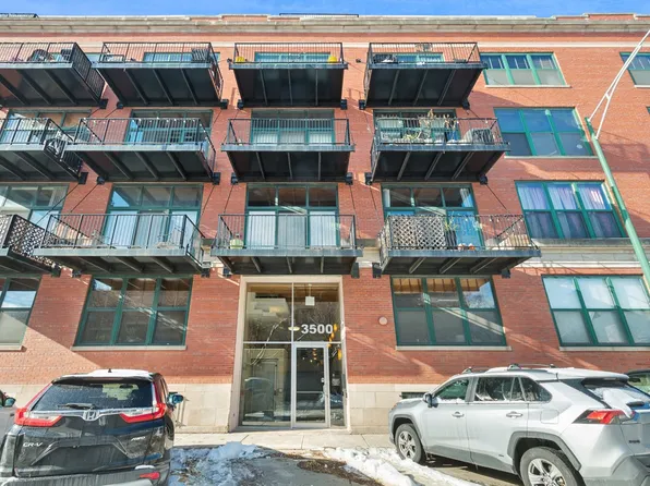 3500 S Sangamon St APT 401, Chicago, IL 60609