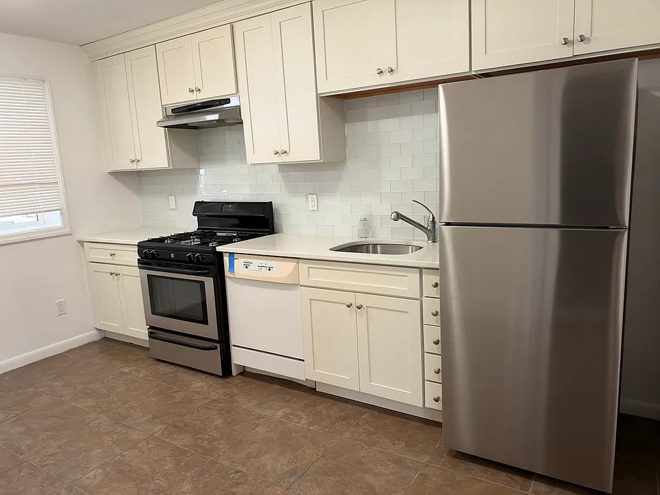 200 Old River Rd #3