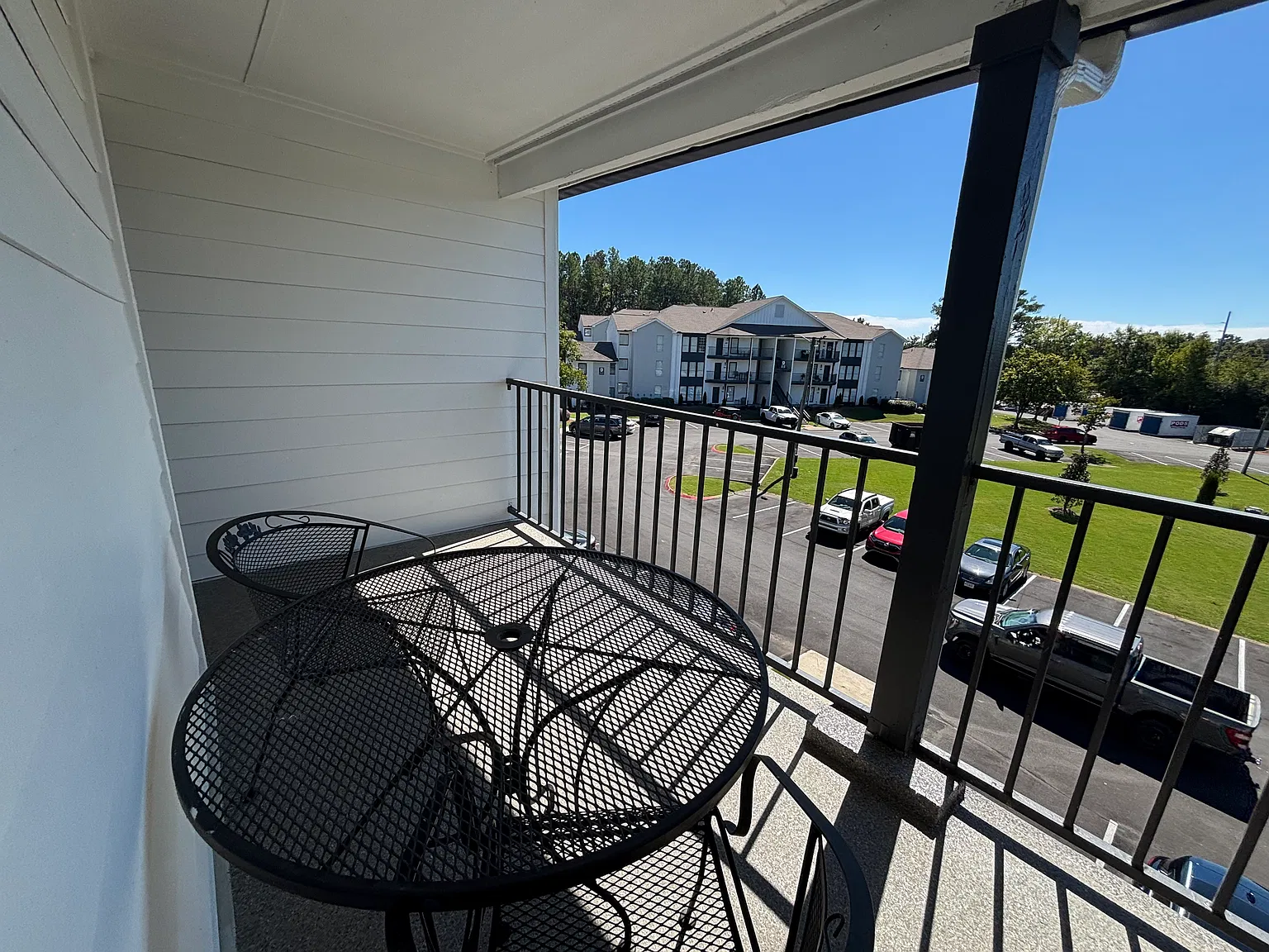 3 bed, 1157 sqft, $2,850 — Photo 3