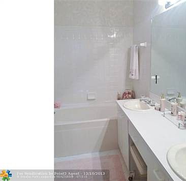5th image of 5374 Monterey Cir #B