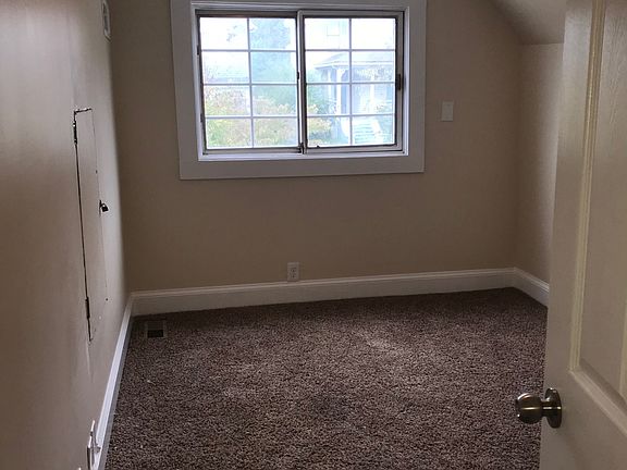 4th image of 202 E Anderson Ave