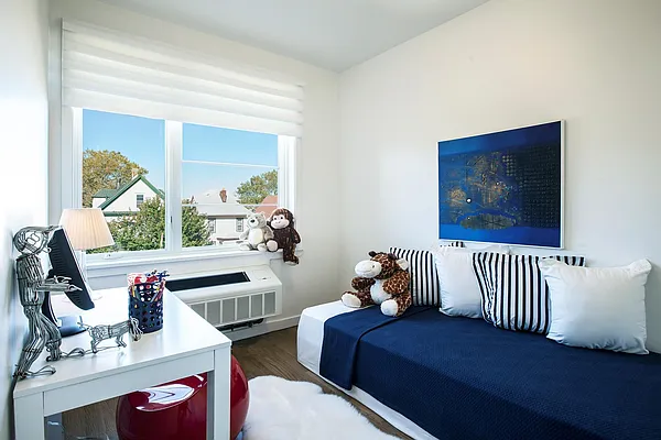 Sold by Douglas Elliman | media 14