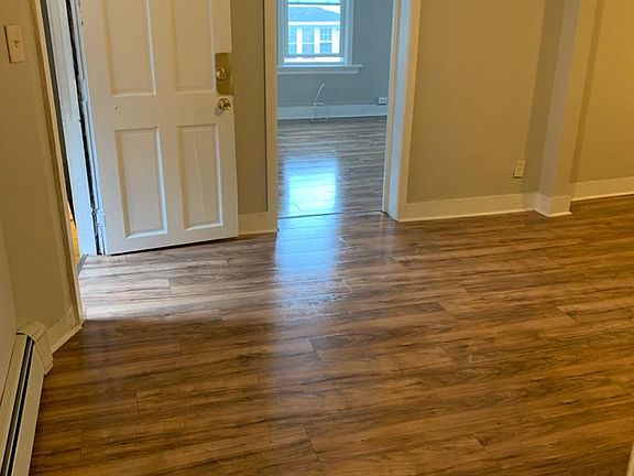 3rd image of 270 Davenport Ave #2