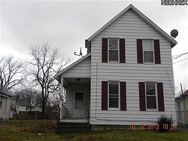 1st image of 423 W 20th St
