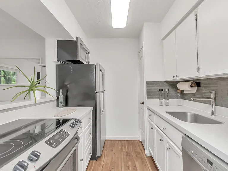 3224 Timmons Ln #136 — Photo 12