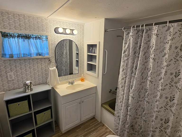 61 Lawrence Ct — Photo 5