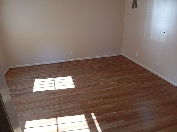 3rd image of 3154 Cantrell Ln