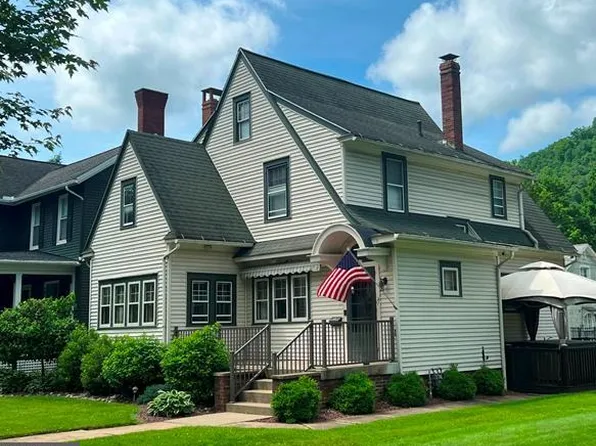 114 W 4th St, Emporium, PA 15834