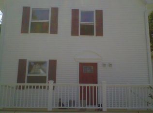 32 Branch Ave, Cranston, RI 02910